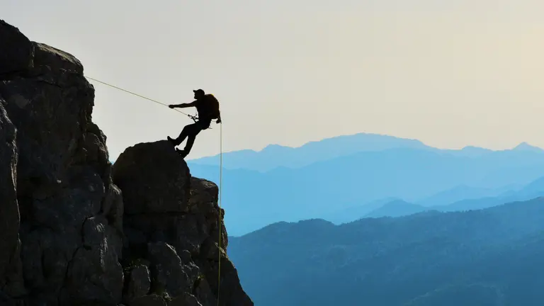 How To Set Organizational Goals & Motivate Your Team