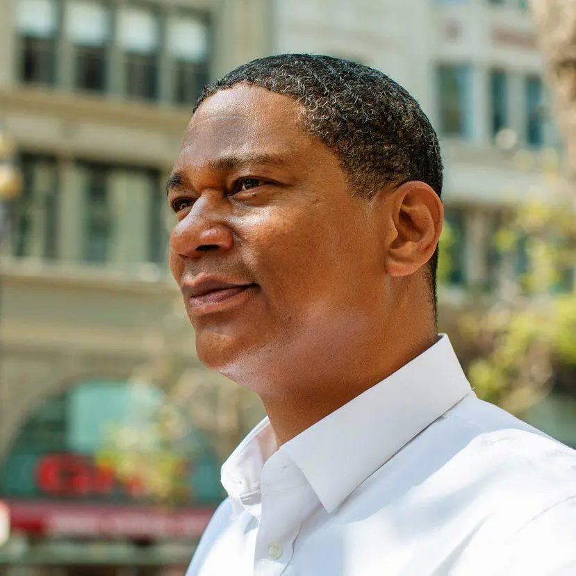 Kenyatta Leal headshot